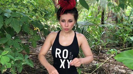 Инструктор по йоге возбудился и трахнул на пляже русскоговорящую клиентку